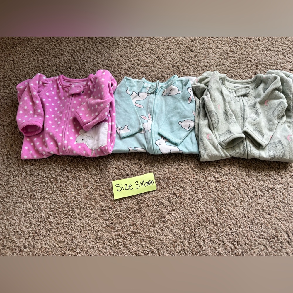 Bundle of baby pajamas-3 items - Picture 5 of 6